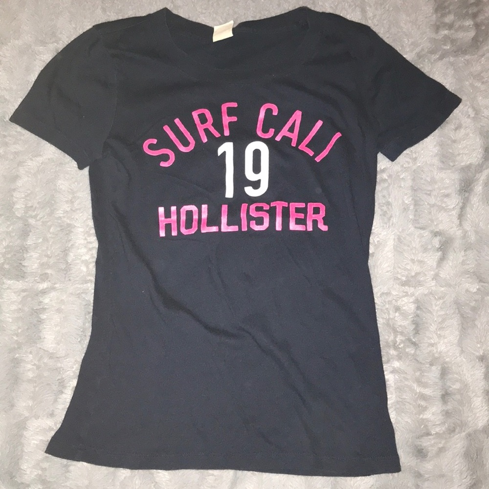 Women’s hollister tee
